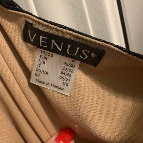 Venus dress size XL - Picture 2 of 2
